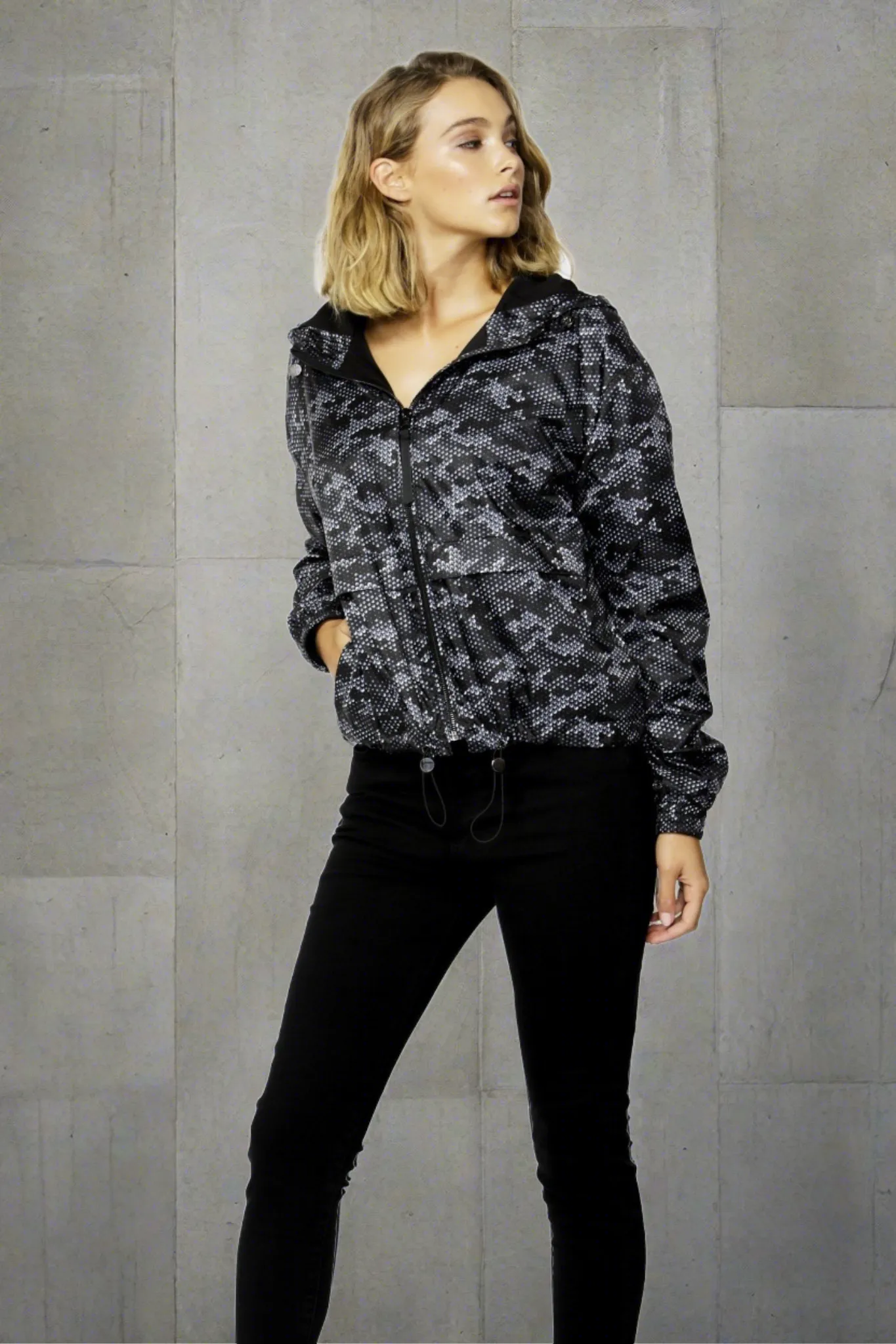 Betty Basics Knox Spray Jacket in Digital Camouflage