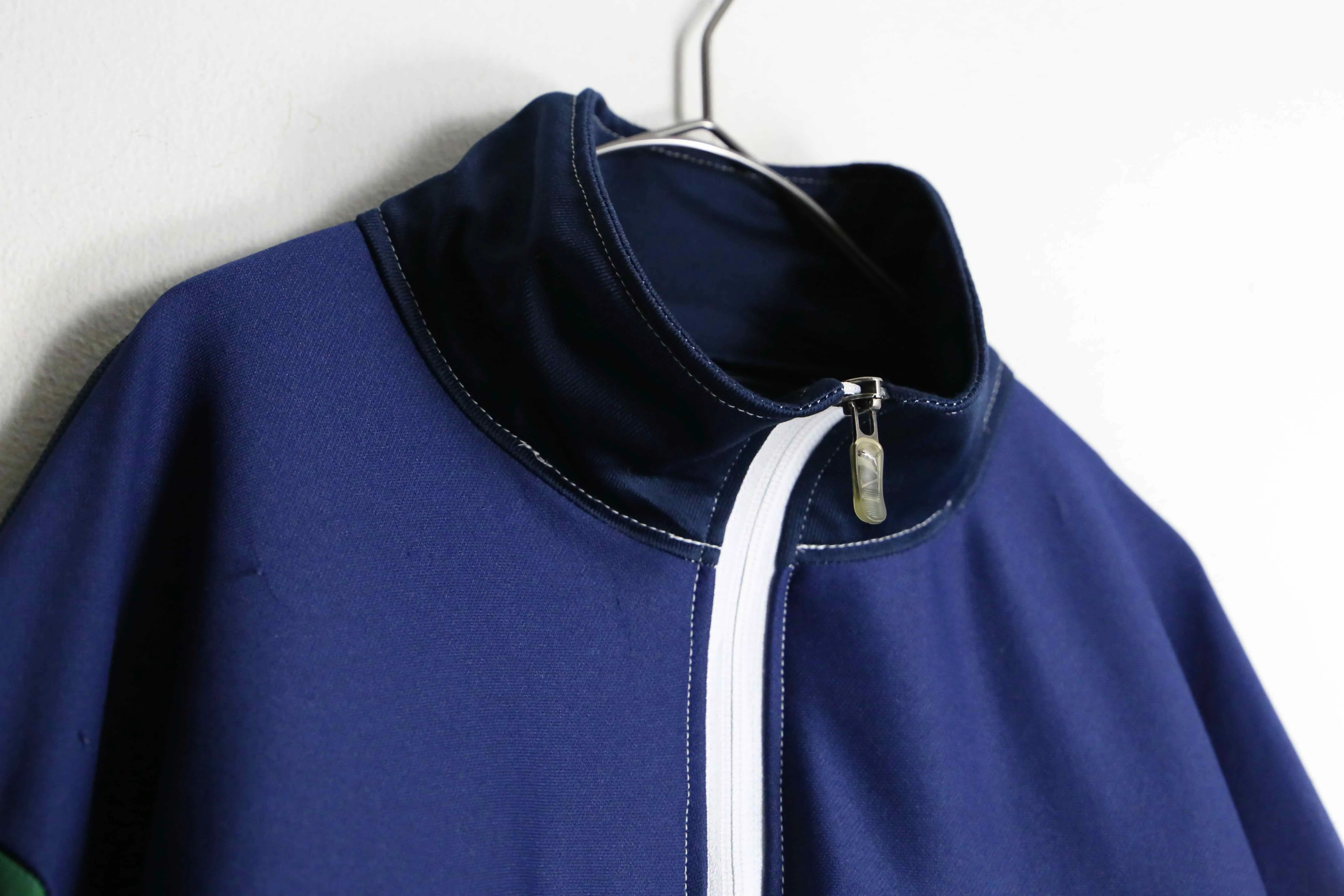 "Re:make"green × navy color random track jacket